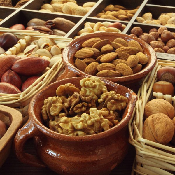 Varieties,Of,Nuts:,Peanuts,,Hazelnuts,,Chestnuts,,Walnuts,,Cashews,,Pistachio,And